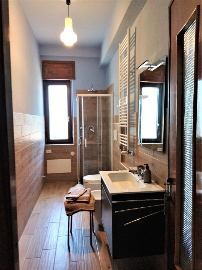 Intero appartamento doppi bagni sei posti letto Viverone Esterno foto