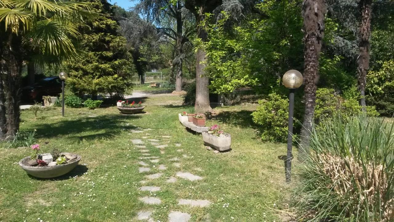 Intero appartamento doppi bagni sei posti letto Viverone Esterno foto